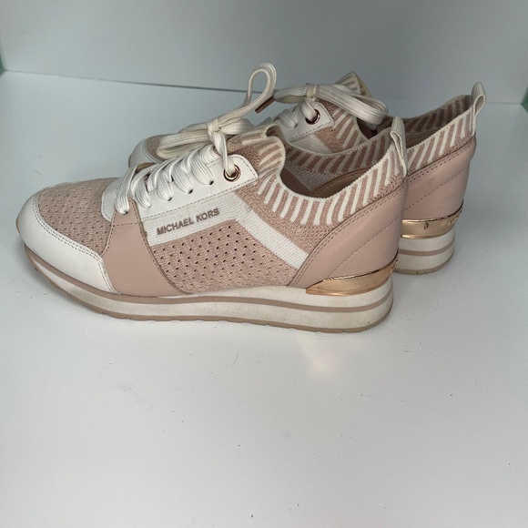 Women’s Michael Kors Size 6 Pink Tennis Shoes with Gold Accents - Picture 5 of 8